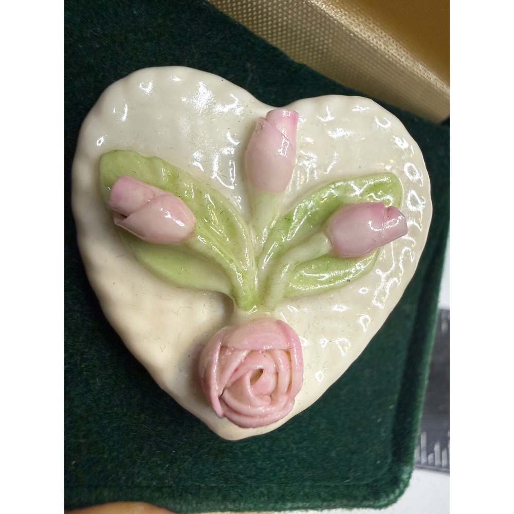 Belleek Ireland Sweet Heart Brooch 2063 Pink Rose Parian China Heart Pin Box